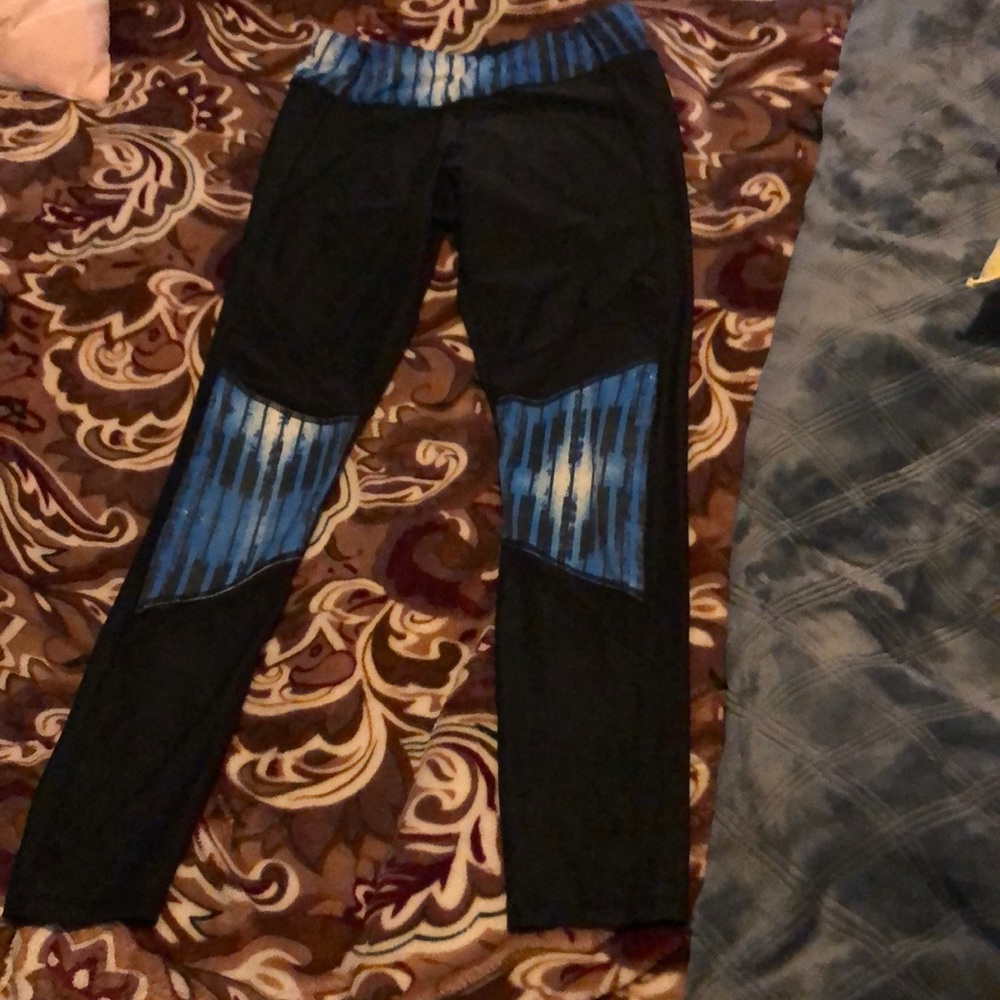 Black and blue leggings